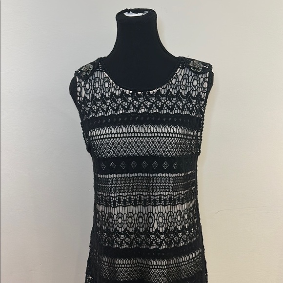 Black Mini Sheath Dress Sleeveless for Night Out with Crew Neck - Picture 2 of 9